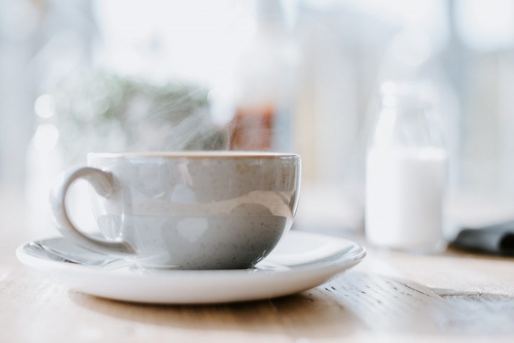 Příliš horké mléko může zabránit tomu, abyste si užili chuť vaší kávy.