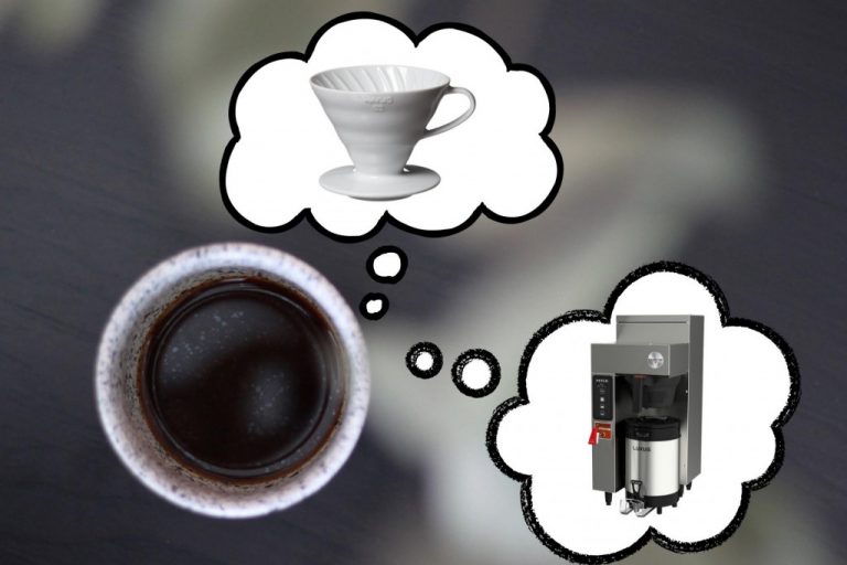 batch brew vs. filtrovaná káva z dripperu