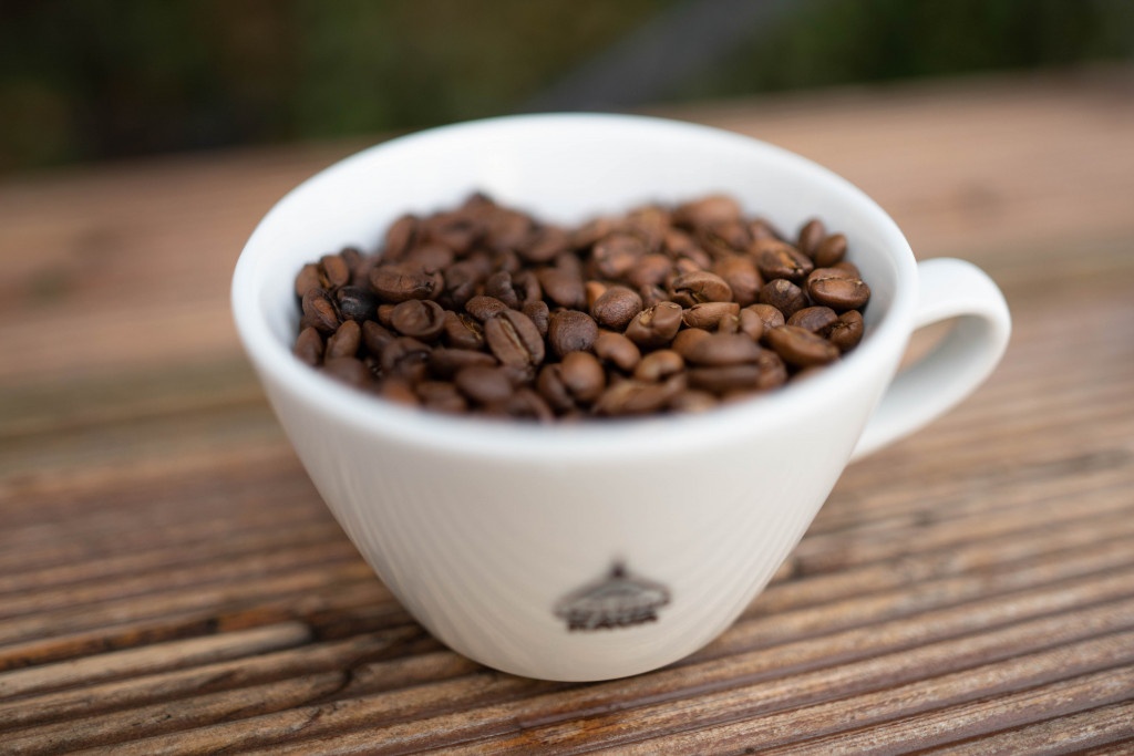 praženi kávy na espresso vs filtr