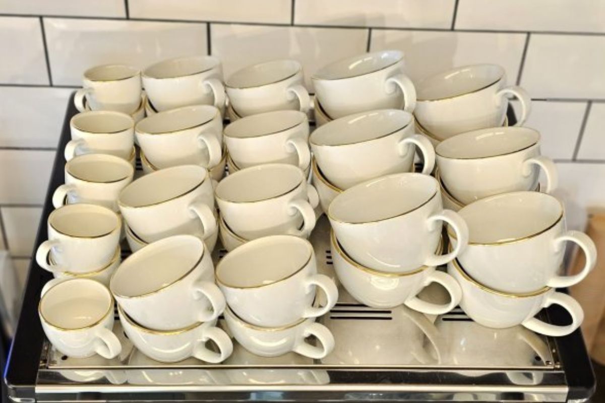 Výhřevná odkládací plocha kávovaru na kávový porcelán
